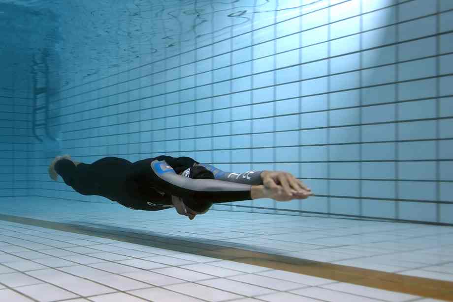 Quit smoking to boost freediving performance