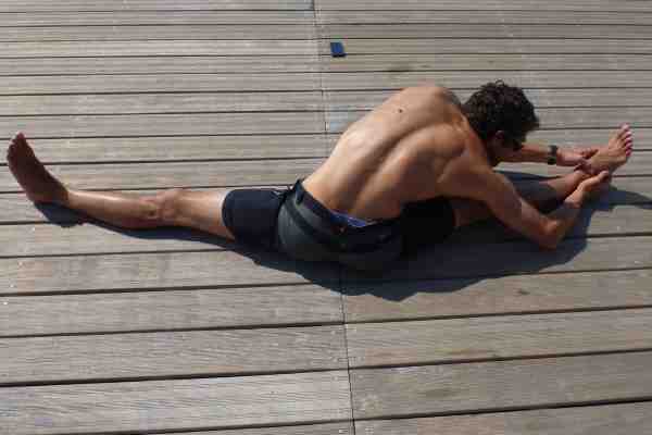 Stretching to avoid barotraumas